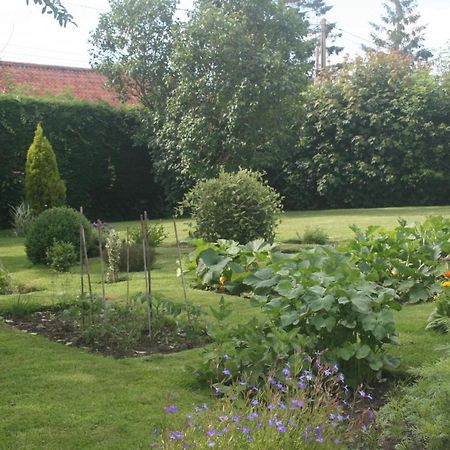Bed and Breakfast Au Petit Bled Hermelinghen Exterior foto